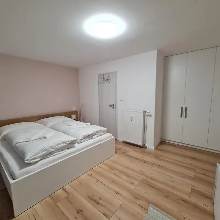 Ema A Peter Apartamento *